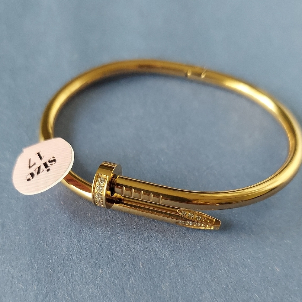 Zirconia Nail Bangle